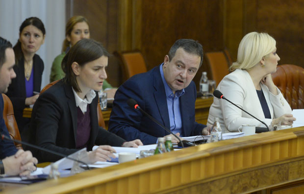 Србија се не одриче Русије!